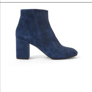 Coclico leitzel suede booties new without box.